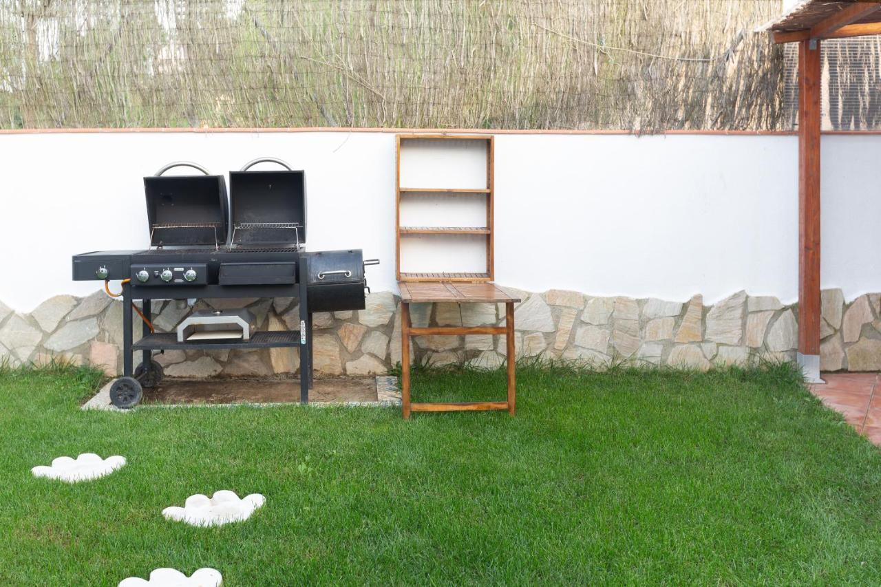 Detached Villa For 6 People In Lloret De Mar With Comunal Outdoor Swimming Pool Puigventos Exterior photo