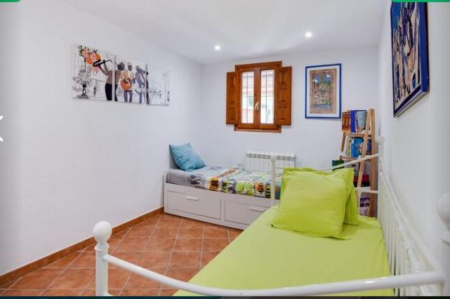 Detached Villa For 6 People In Lloret De Mar With Comunal Outdoor Swimming Pool Puigventos Exterior photo